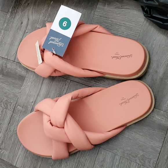 Universal Thread Shoes - Women Coral Sandals